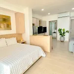Charming Oceanfront Apartment With Balcony And Panoramic View, Cartagena Colombia