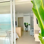 Charming Oceanfront Apartment With Balcony And Panoramic View, Cartagena Colombia