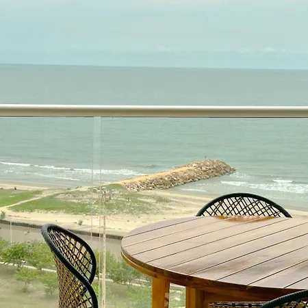 Charming Oceanfront With Balcony And Panoramic View, Colombia Cartagena
