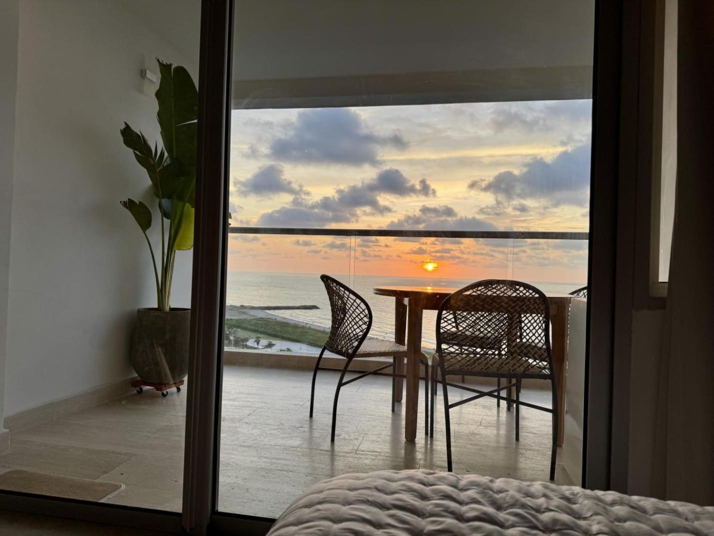 Charming Oceanfront With Balcony And Panoramic View, Colombia Apartamento *